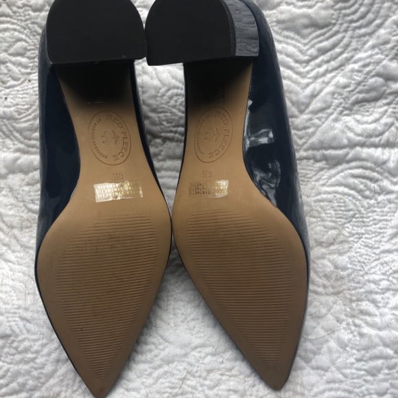 Ladies Talbots Red Fleece shoes Size 9 1/2 - Picture 2 of 5